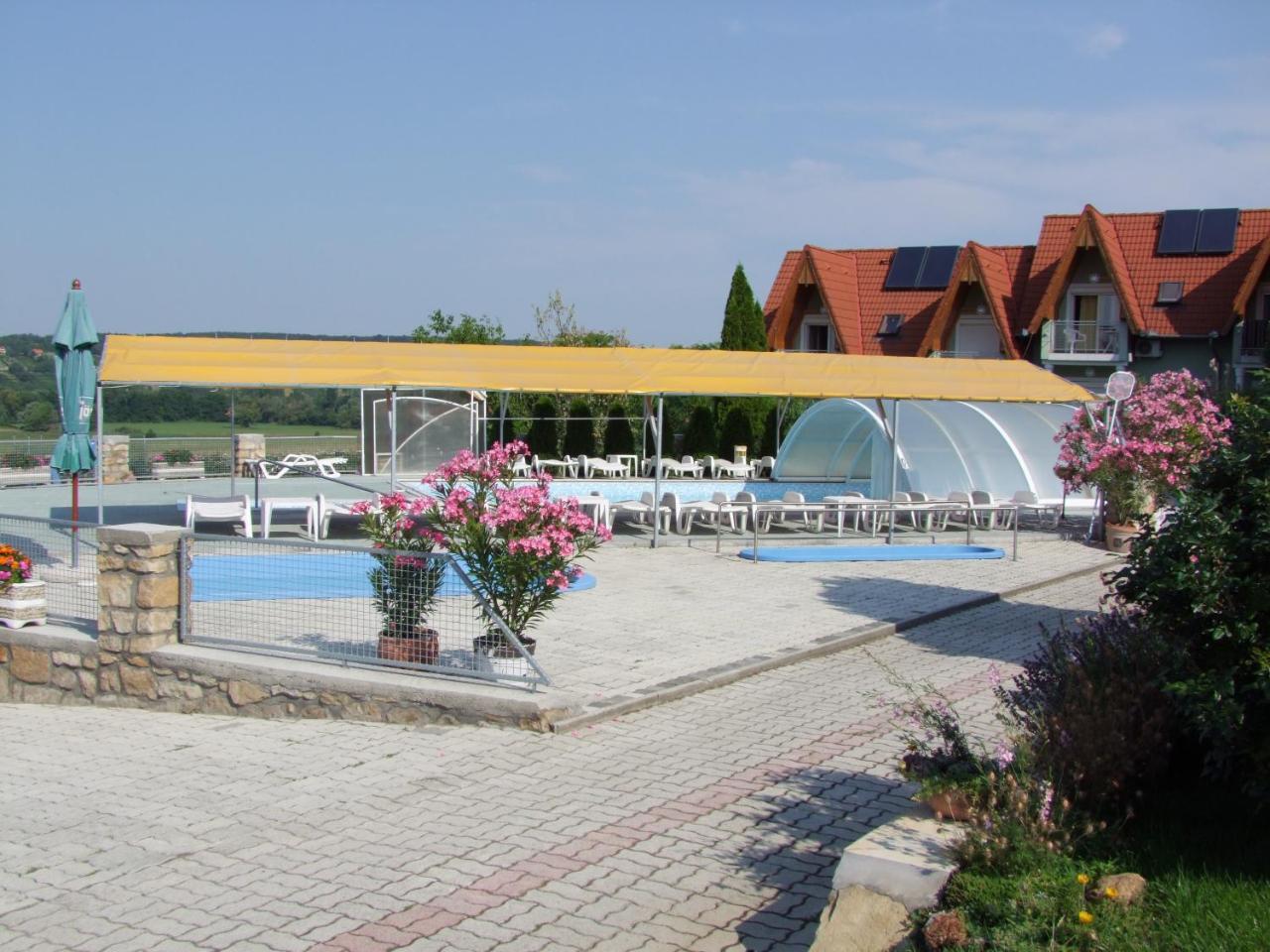 ホテル Andrea Wellness Garden チェーセクトマイ エクステリア 写真
